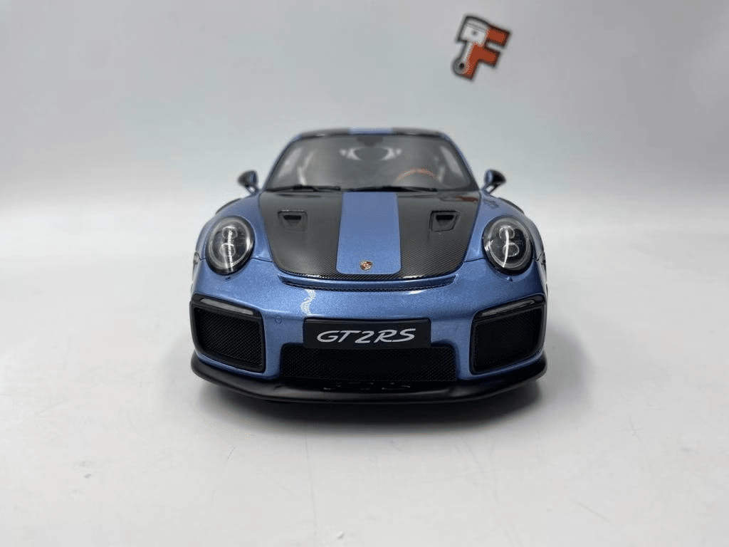 Porsche 911 GT2 RS blue 2021 – Image 3