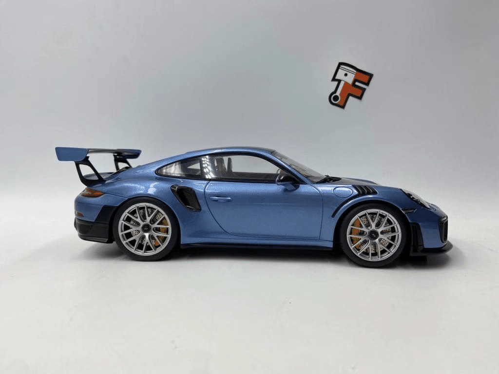 Porsche 911 GT2 RS blue 2021 – Image 4