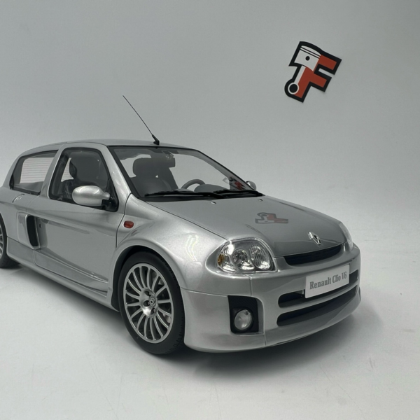 Miniature Renault Clio V6 Phase 1 Grise 1/18 vendue en Suisse par Frakaxessoires