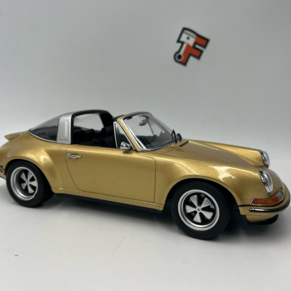 Miniature Porsche 911 Singer Targa Gold 1/18 vendue en Suisse