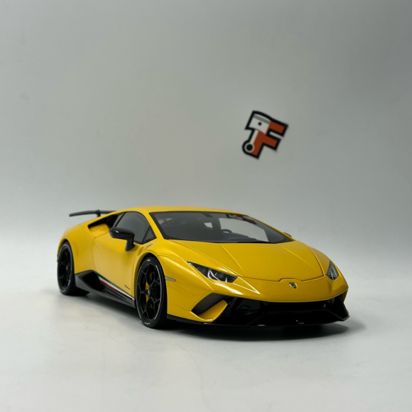 Miniature Lamborghini Huracan Performante Jaune Giallo Inti vendue en Suisse par Frakaxessoires