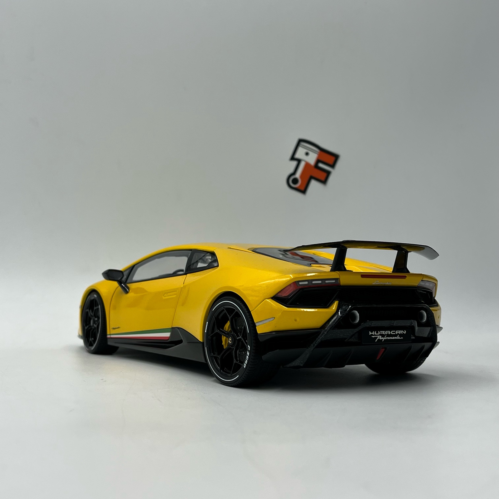 Lamborghini Huracan Performante 2017 (Giallo inti) – Image 3