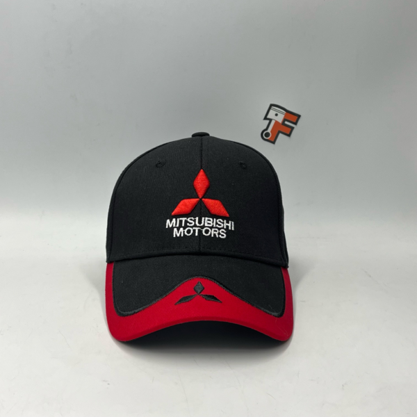 Casquette Mitsubishi noire vendue en Suisse