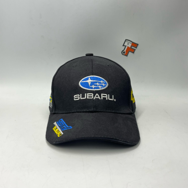 Casquette Subaru noire vendue en Suisse