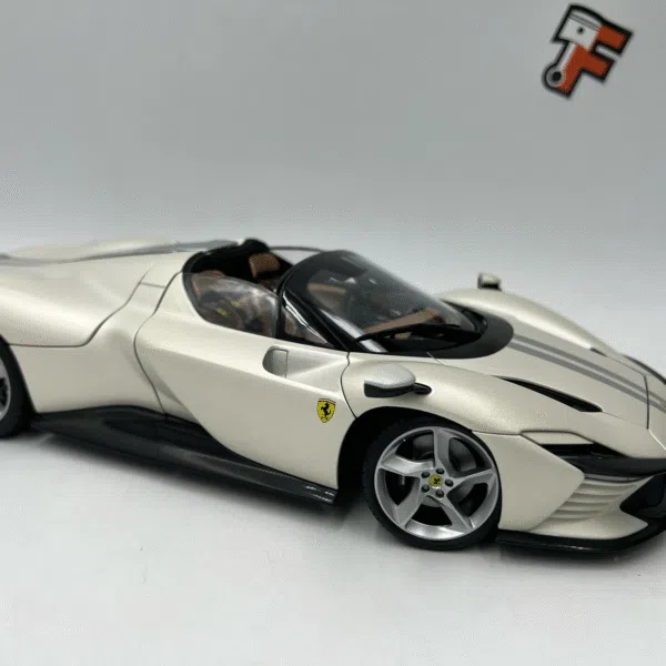 Miniature Ferrari Daytona SP3 White Bburago 1/18 vendue en Suisse
