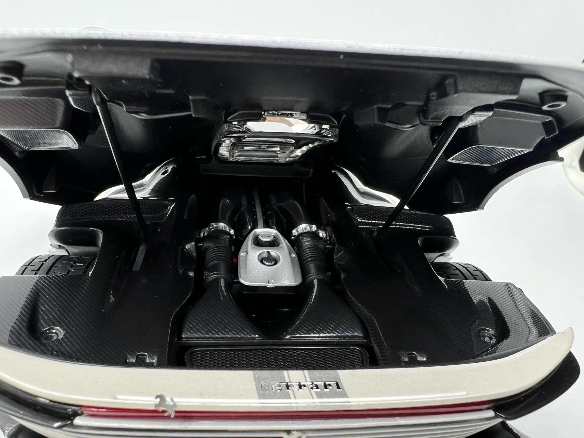 Ferrari Daytona SP3 White – Image 3