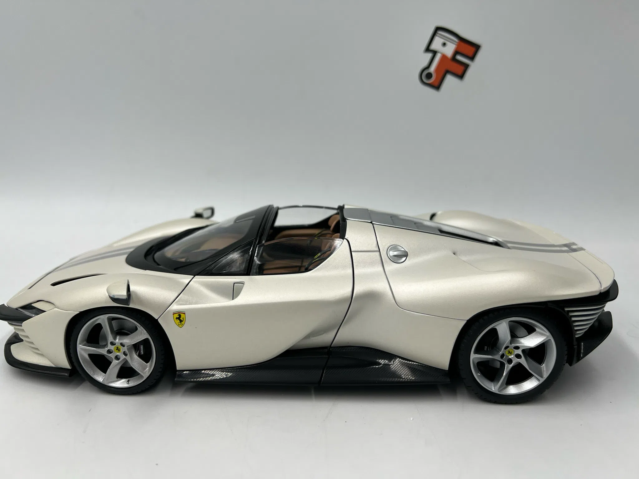 Ferrari Daytona SP3 White – Image 7