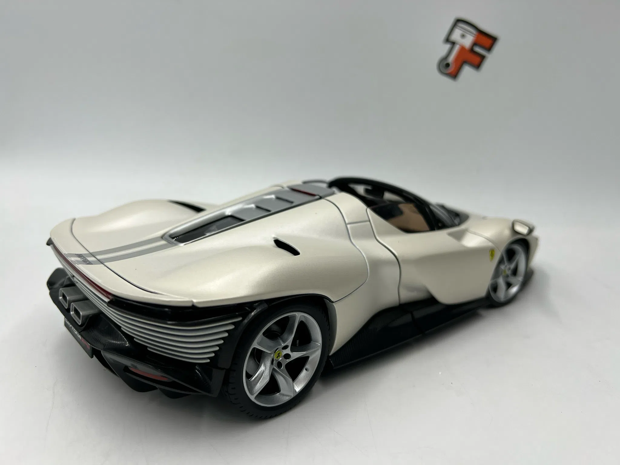 Ferrari Daytona SP3 White – Image 6