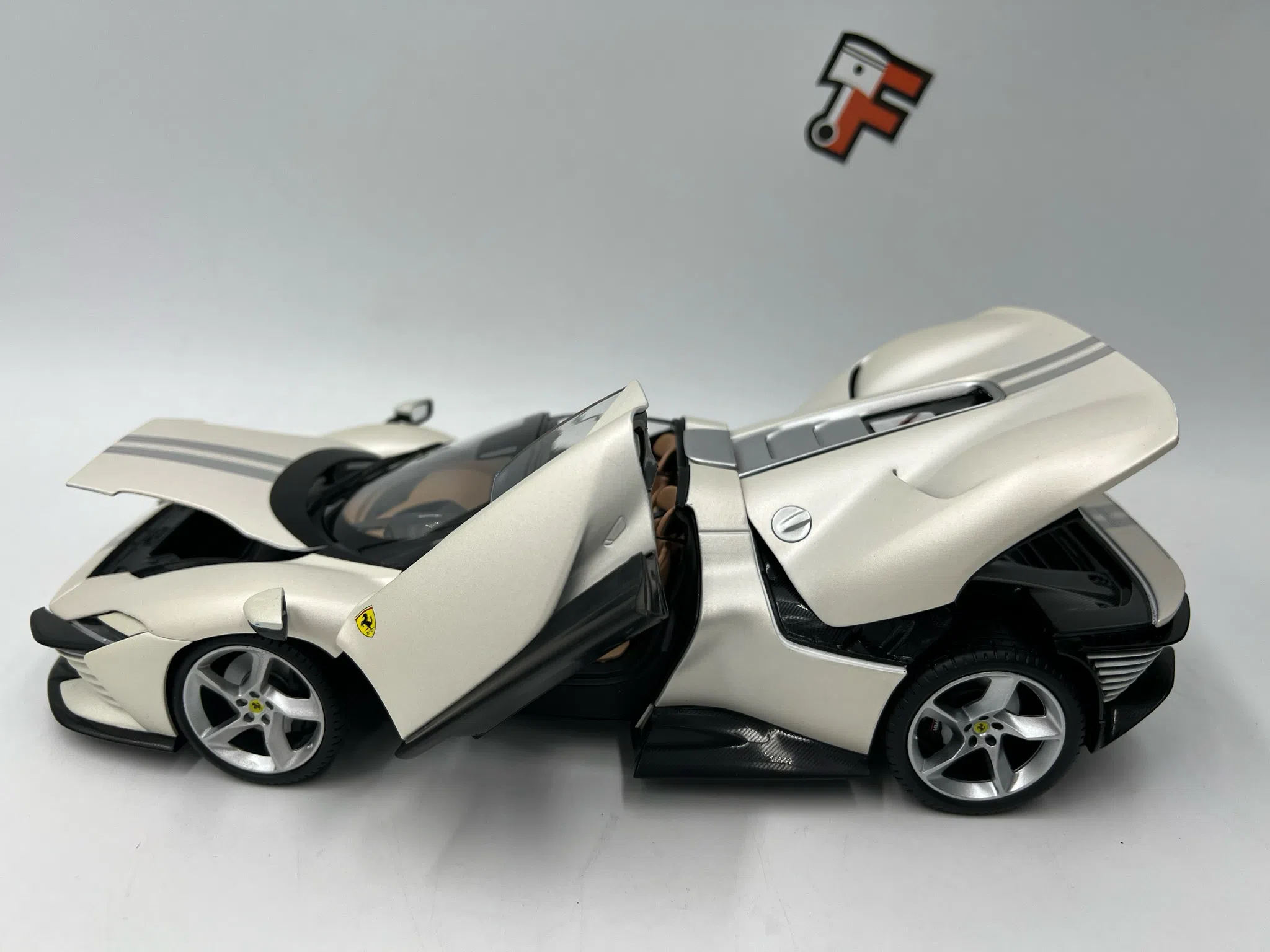 Ferrari Daytona SP3 White – Image 5