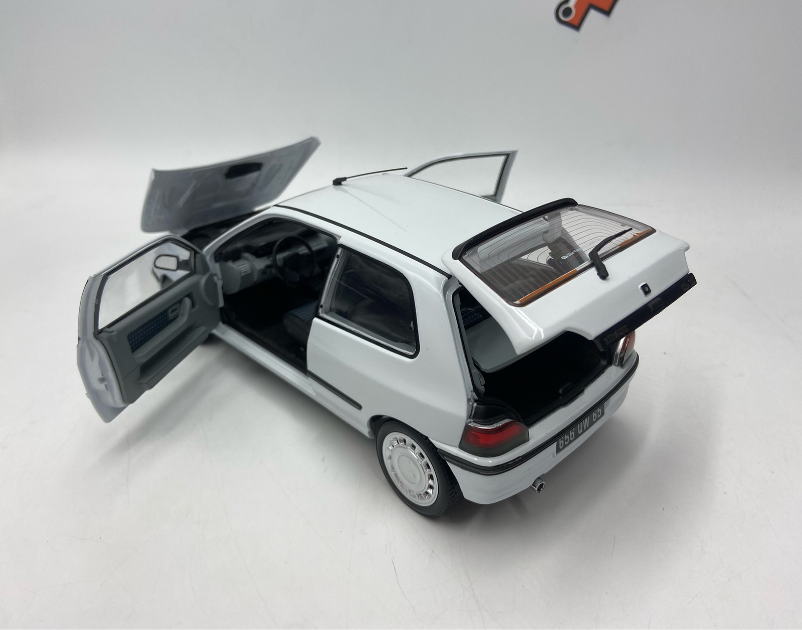 Renault Clio 16S 1991 – Image 6