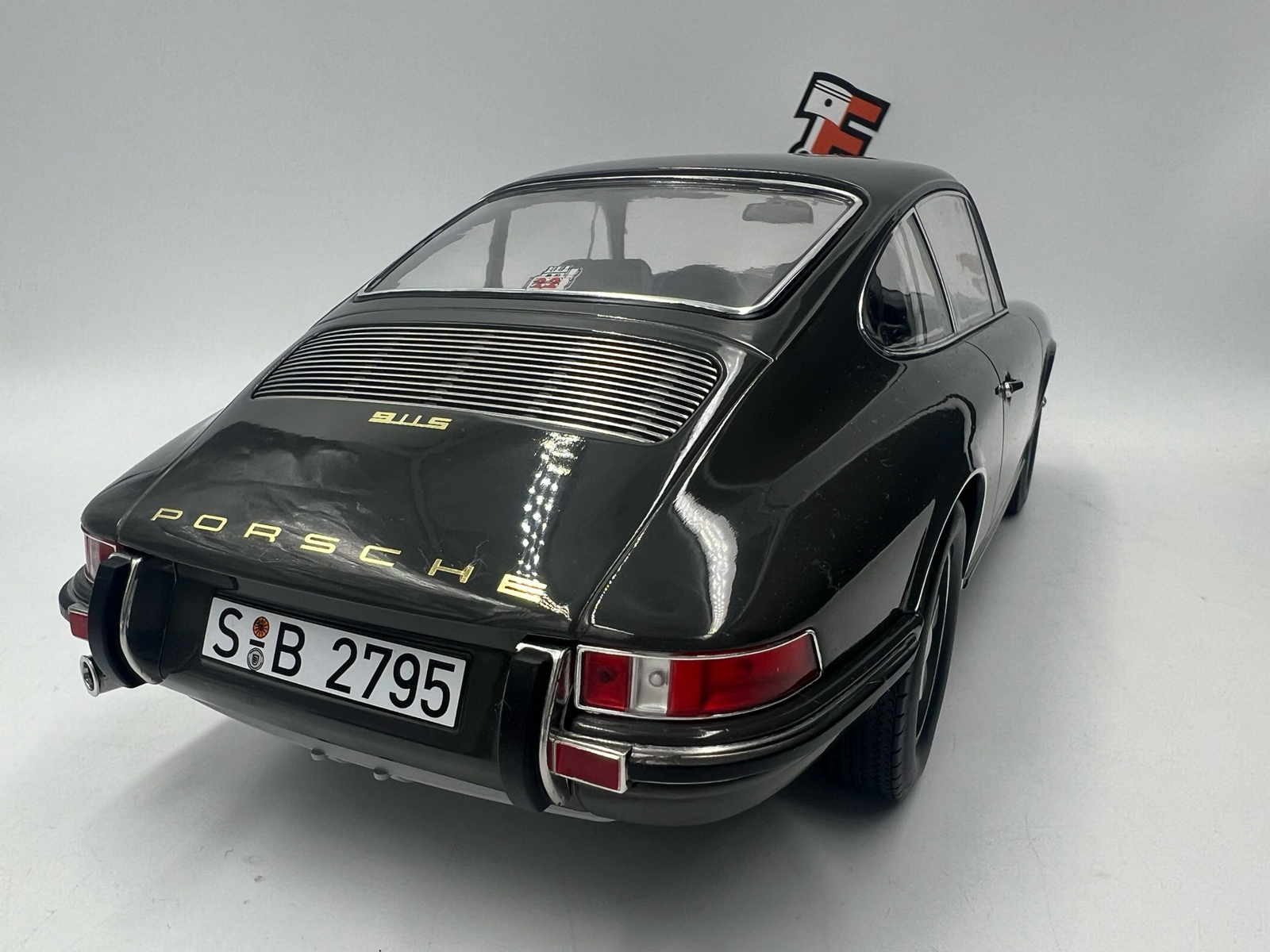 Porsche 911 S 1970 Slate Grey – Image 10