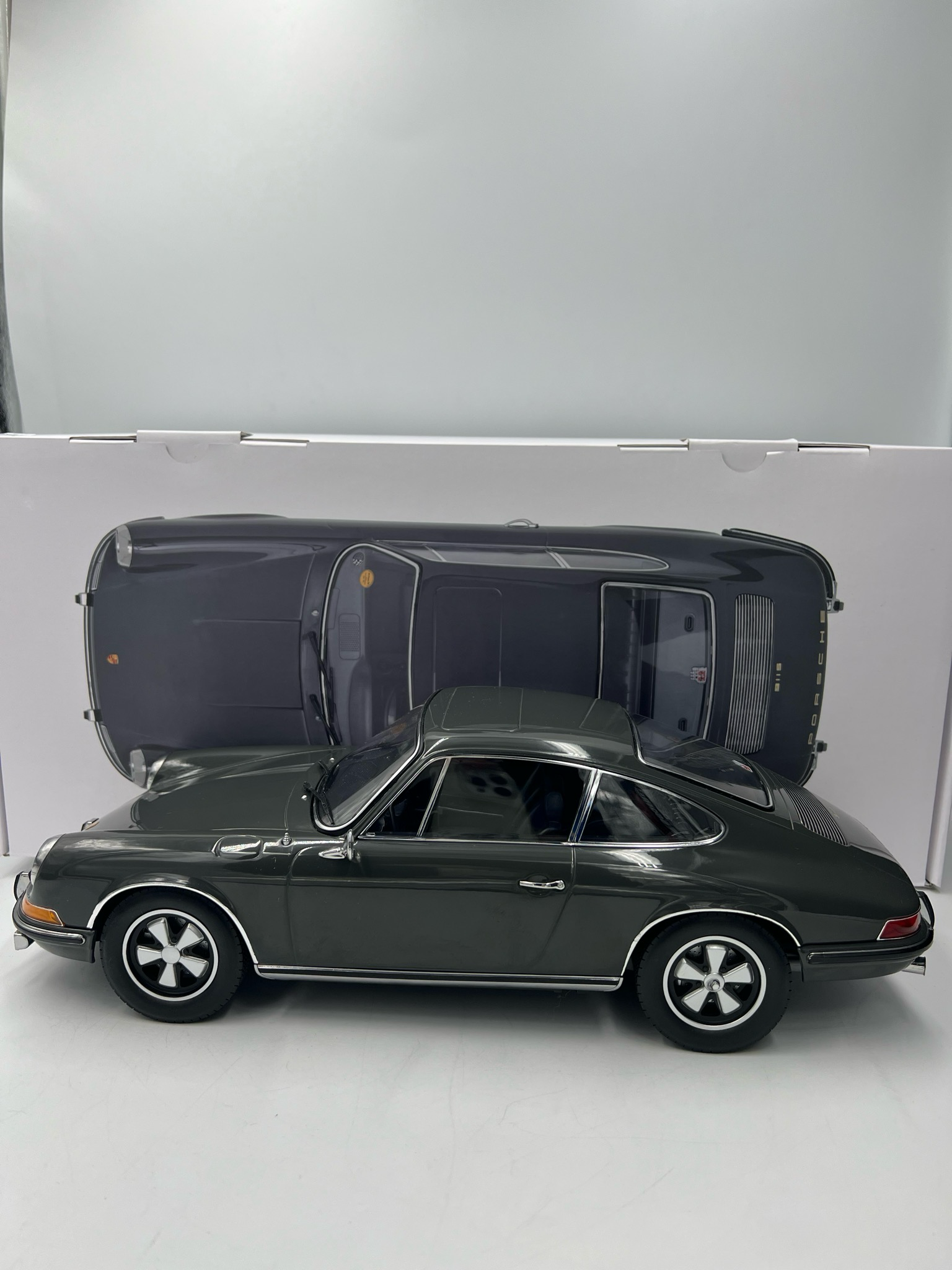 Porsche 911 S 1970 Slate Grey – Image 9