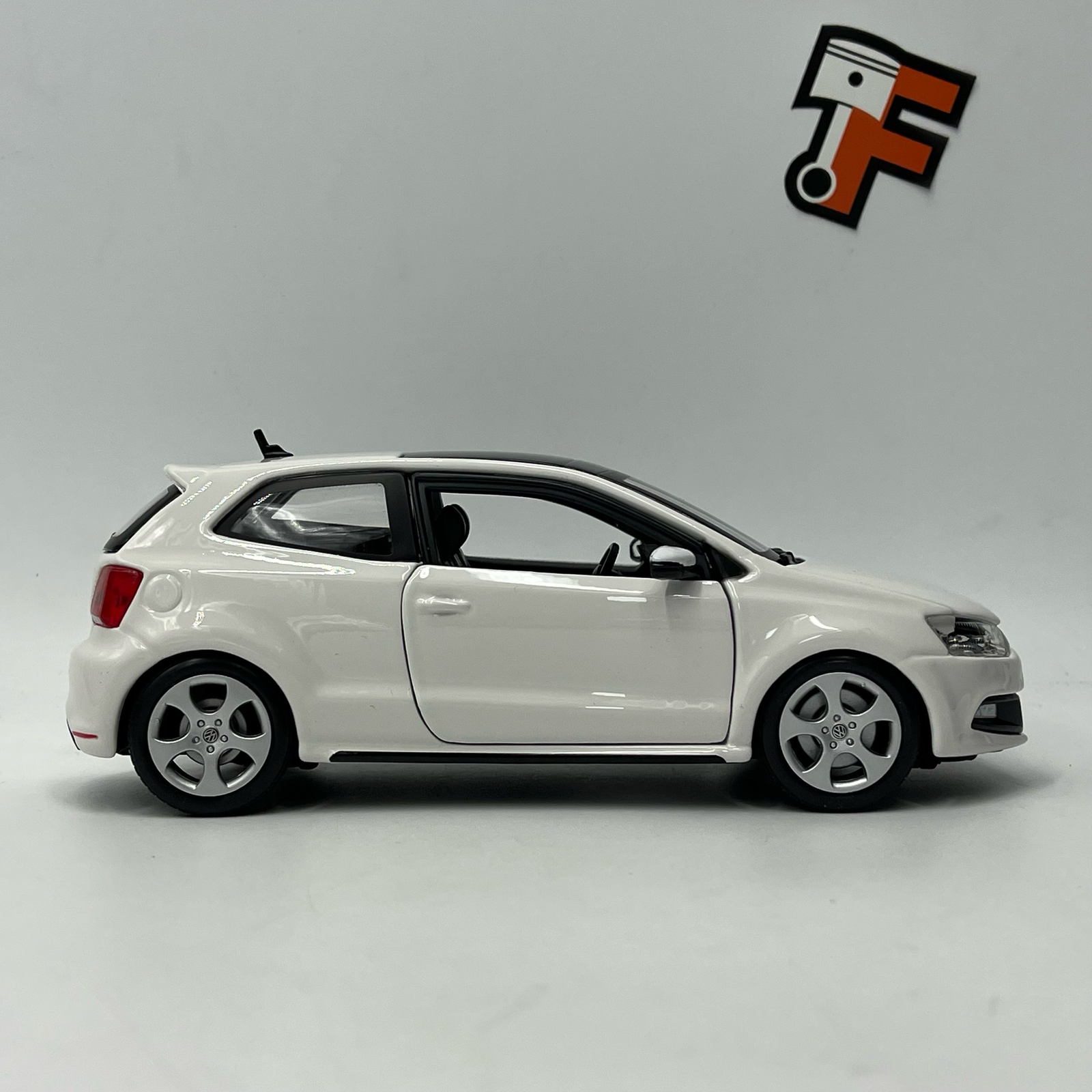 Volkswagen Polo GTI White 2009 – Image 3