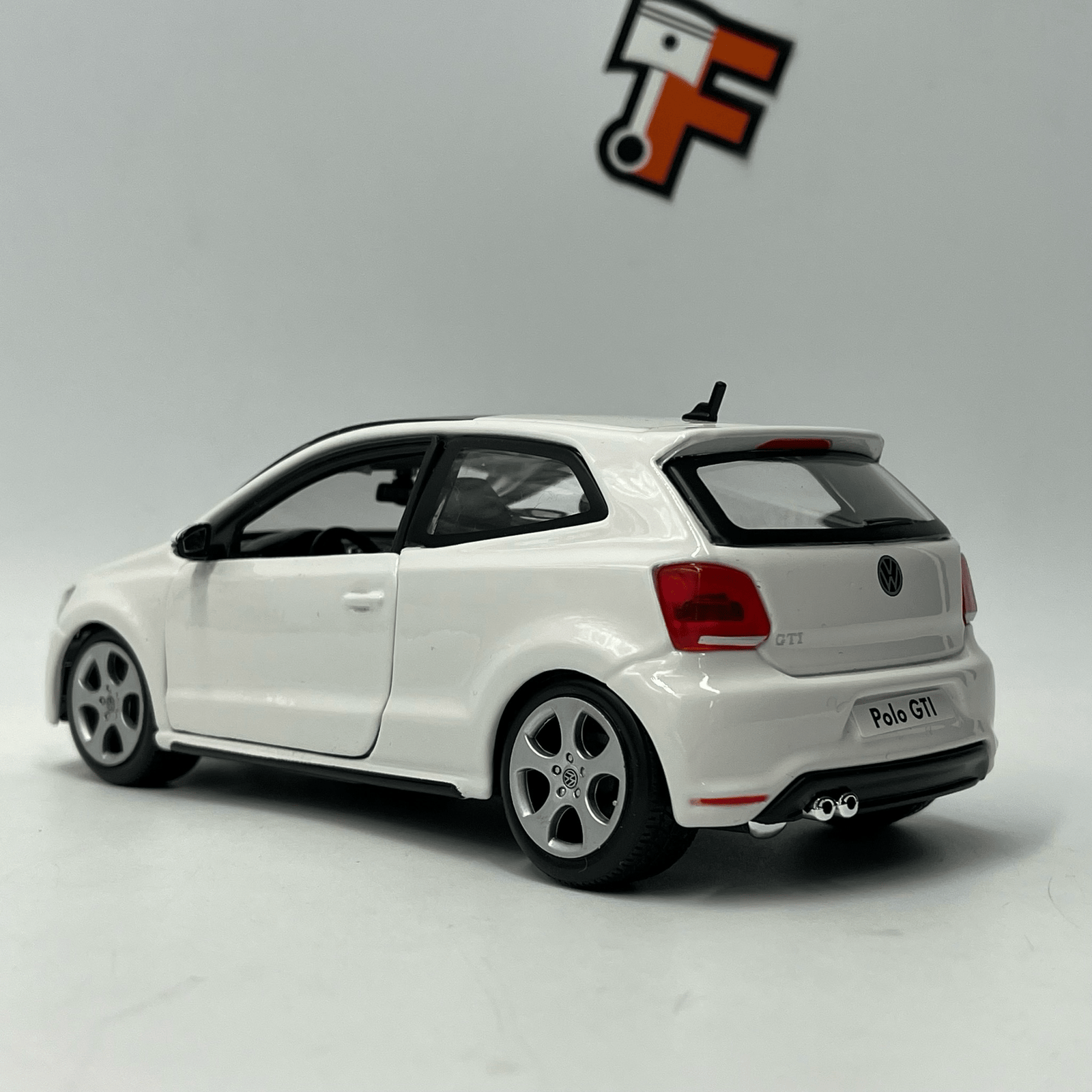 Volkswagen Polo GTI White 2009 – Image 4