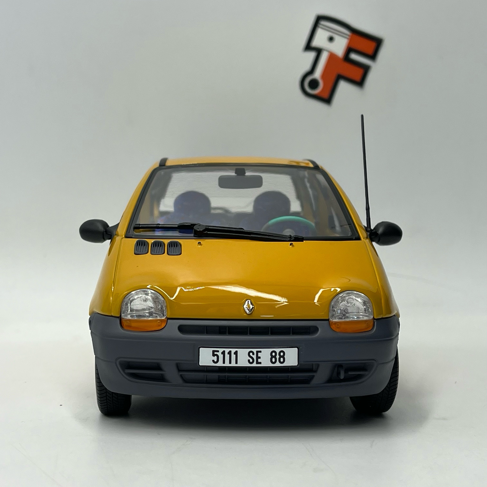 Renault Twingo Indian Yellow 1993 – Image 2