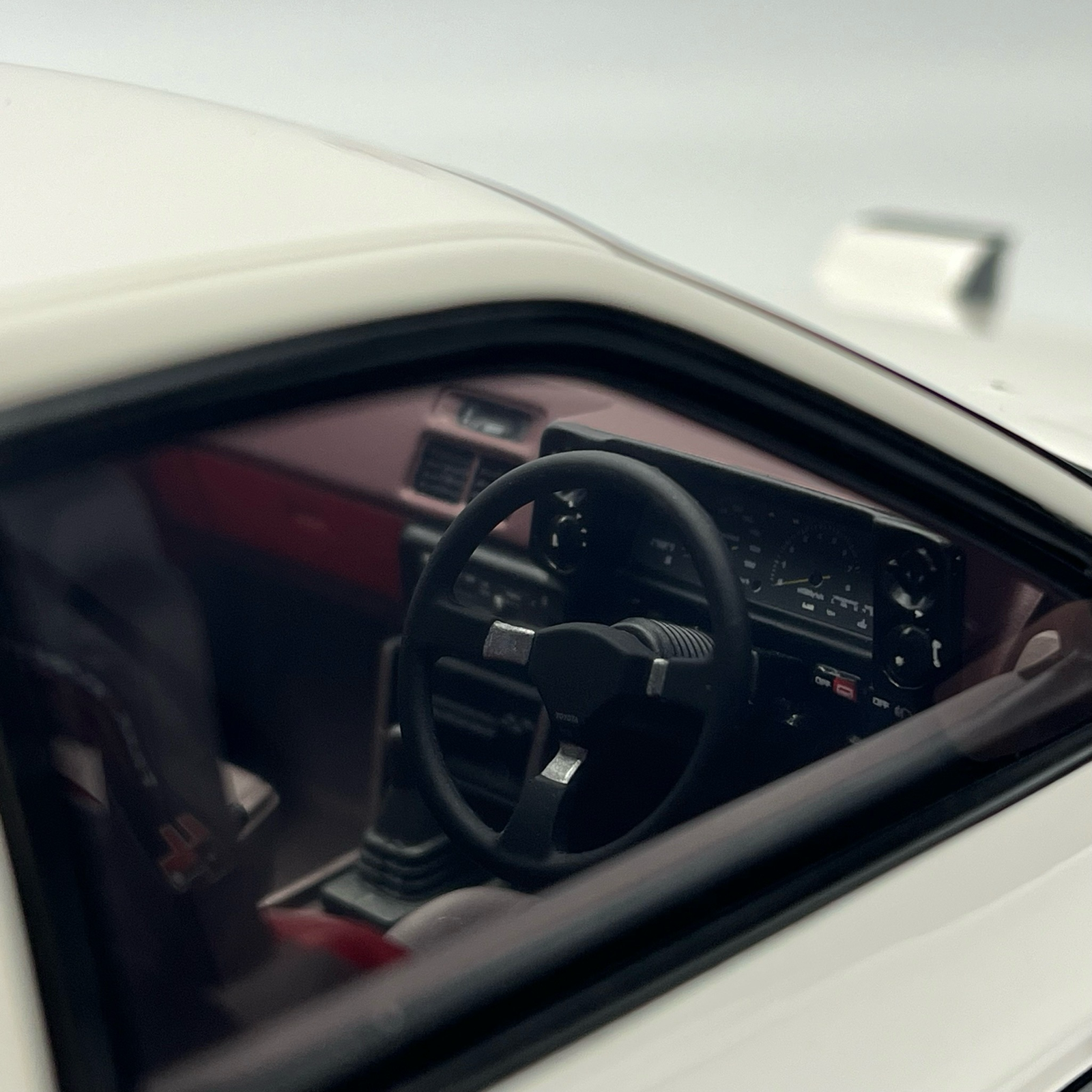 Toyota Sprinter Trueno AE86 GT-APEX Panda 1985 – Image 6