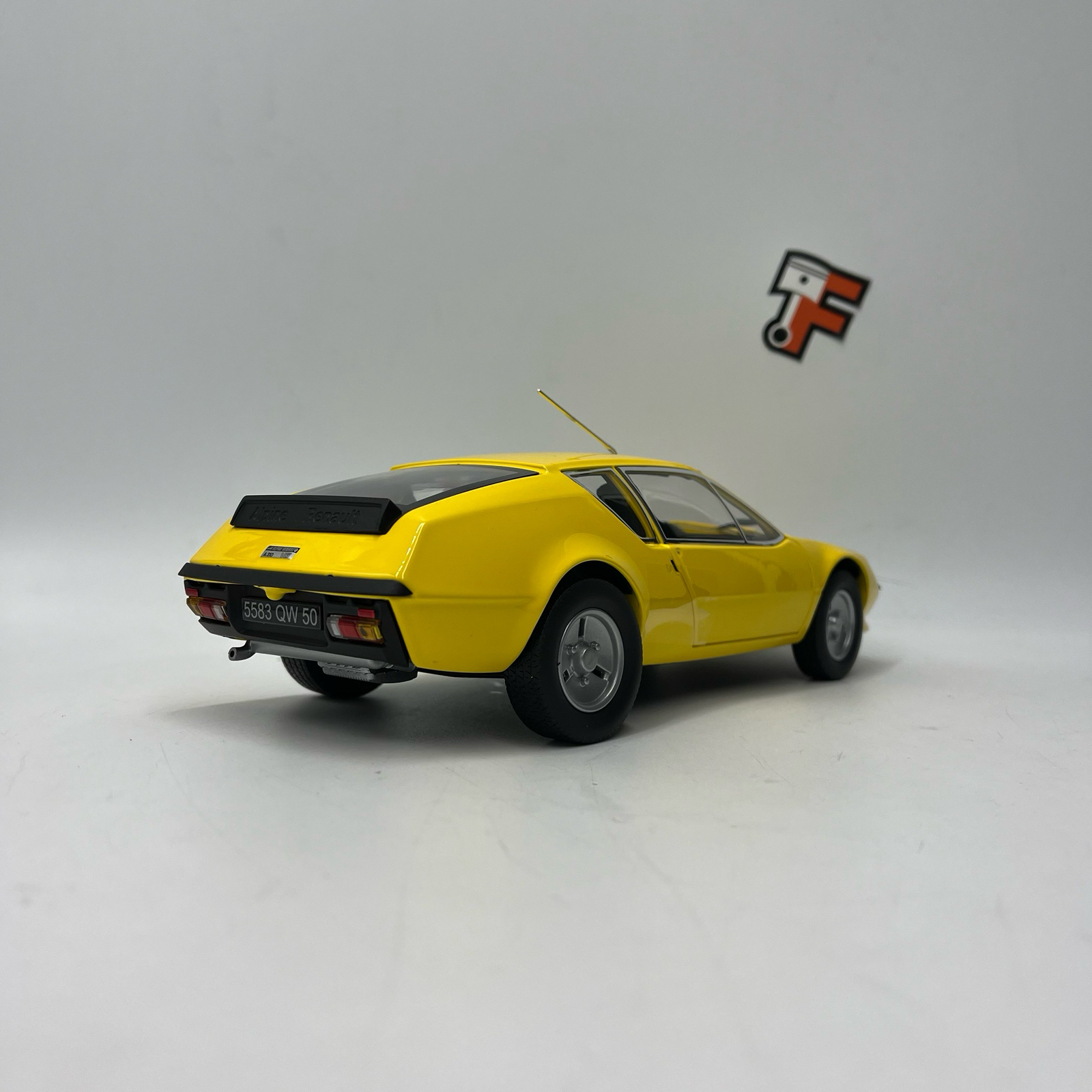 Alpine A310 V6 Jaune 1977 – Image 3