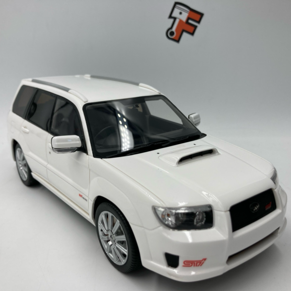 Miniature Subaru Forester STI Aspen White 2007 1/18 vendue en Suisse