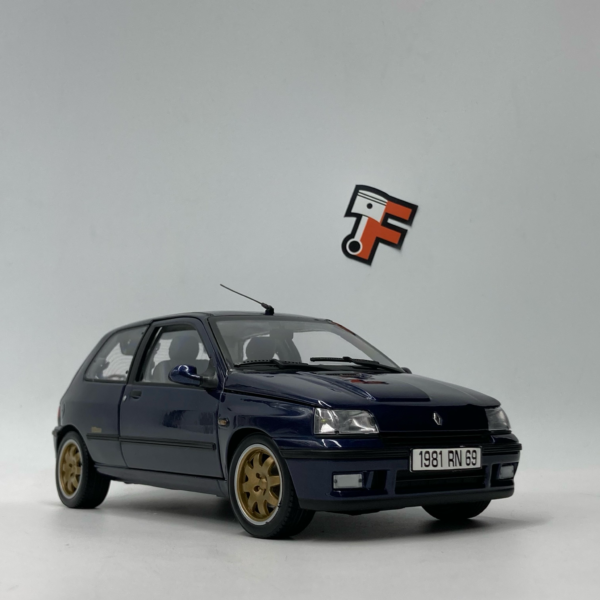 Miniature Renault Clio Williams 1993 Bleu 1/18 vendue en Suisse