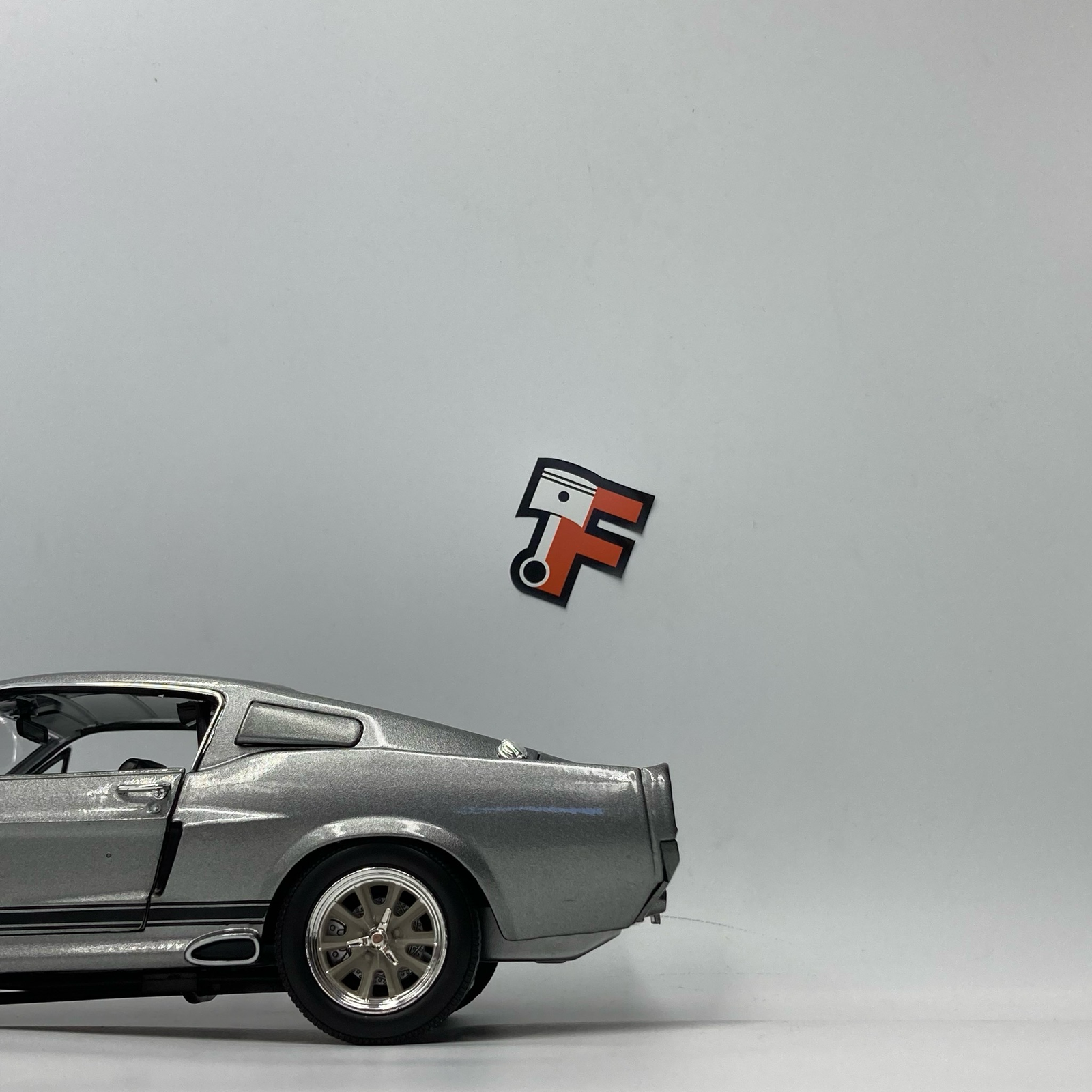 Miniature Shelby GT500 Eleanor 60 Secondes Chrono Peper Grey Metallic 1967 vendue en Suisse