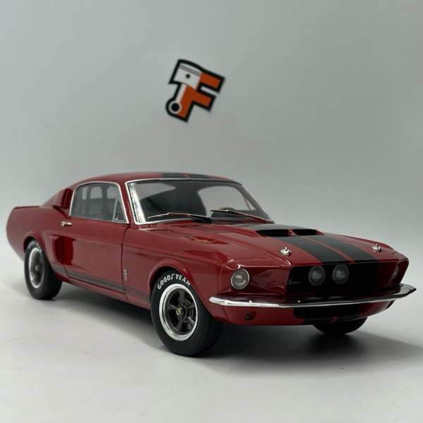 Miniature Shelby GT500 Rouge 1967 voiture américaine vendue en Suisse