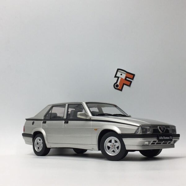 Miniature Alfa Romeo 75 2.0 TwinSpark Grigio 1988 vendue en Suisse