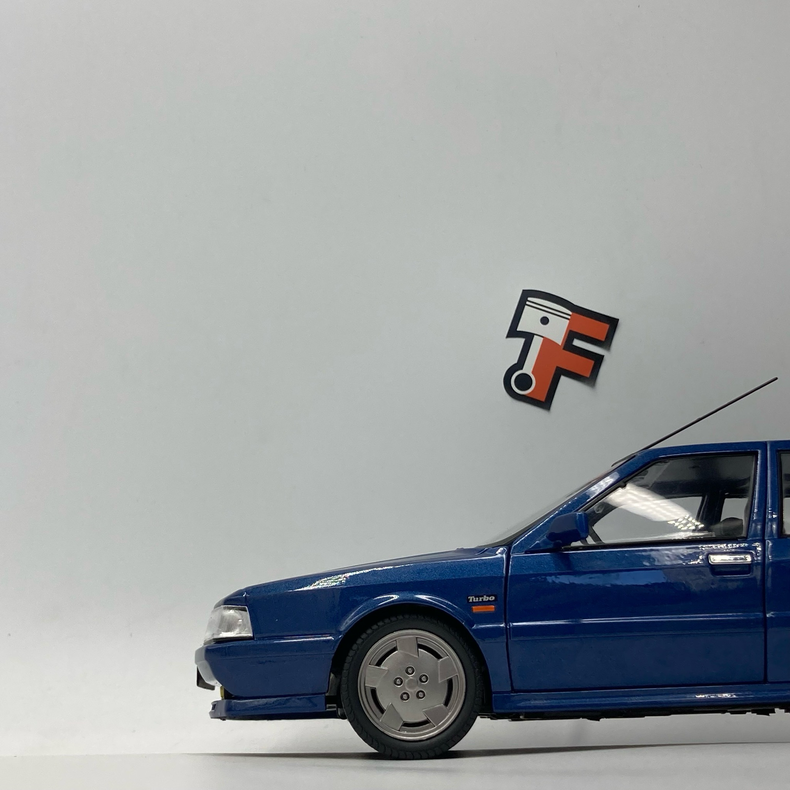 Renault 21 Turbo Bleu Nuit 1988 – Image 4