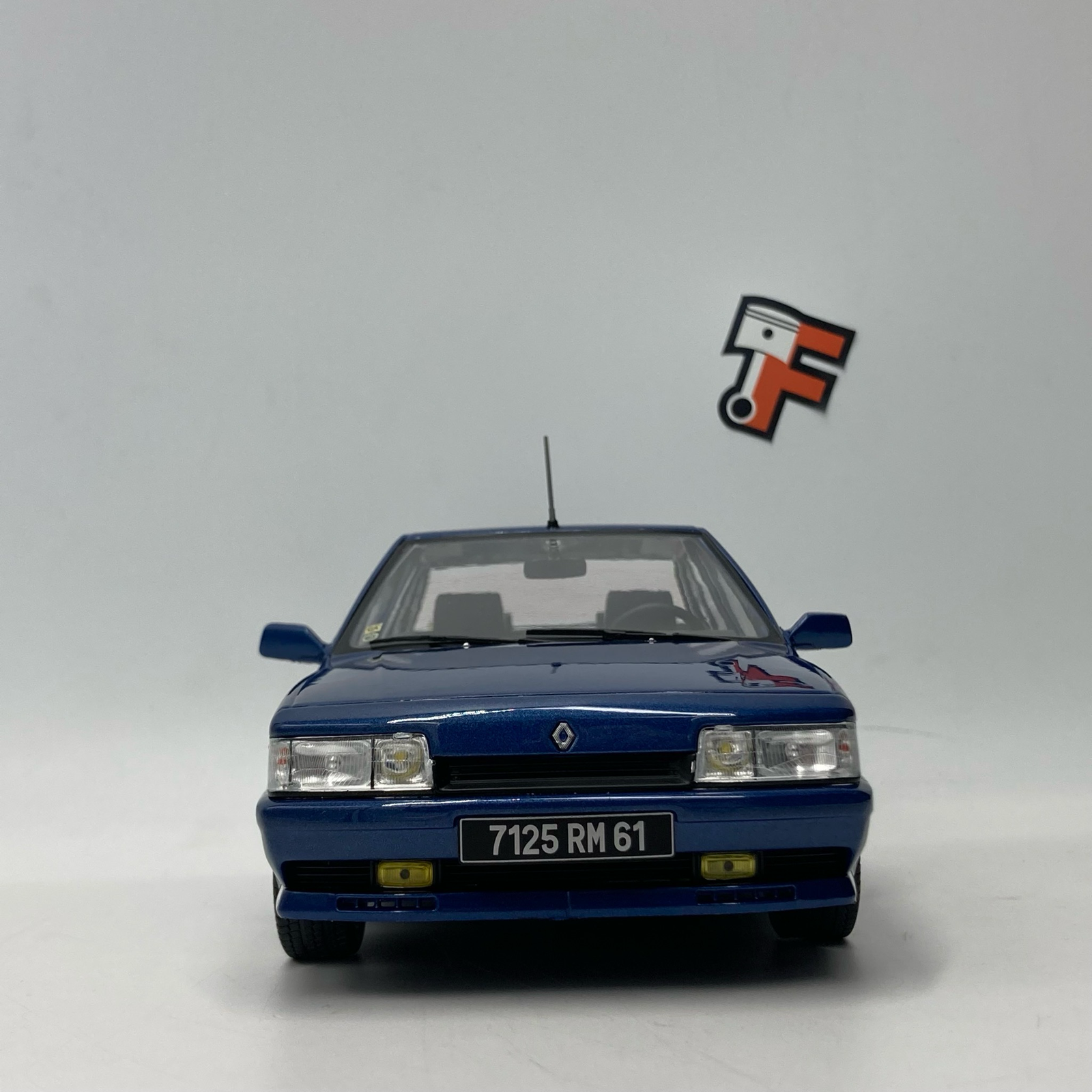 Renault 21 Turbo Bleu Nuit 1988 – Image 7