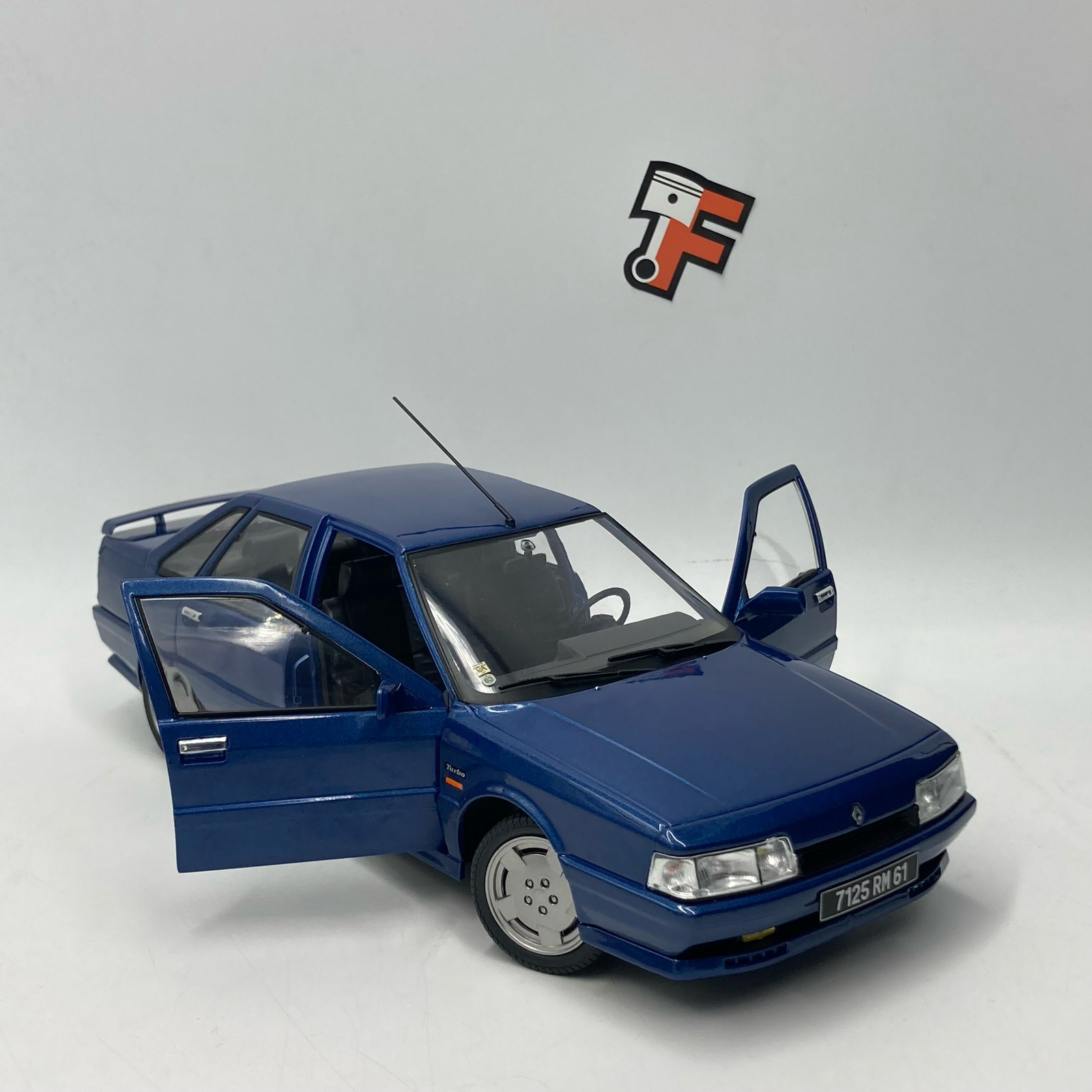 Renault 21 Turbo Bleu Nuit 1988 – Image 11