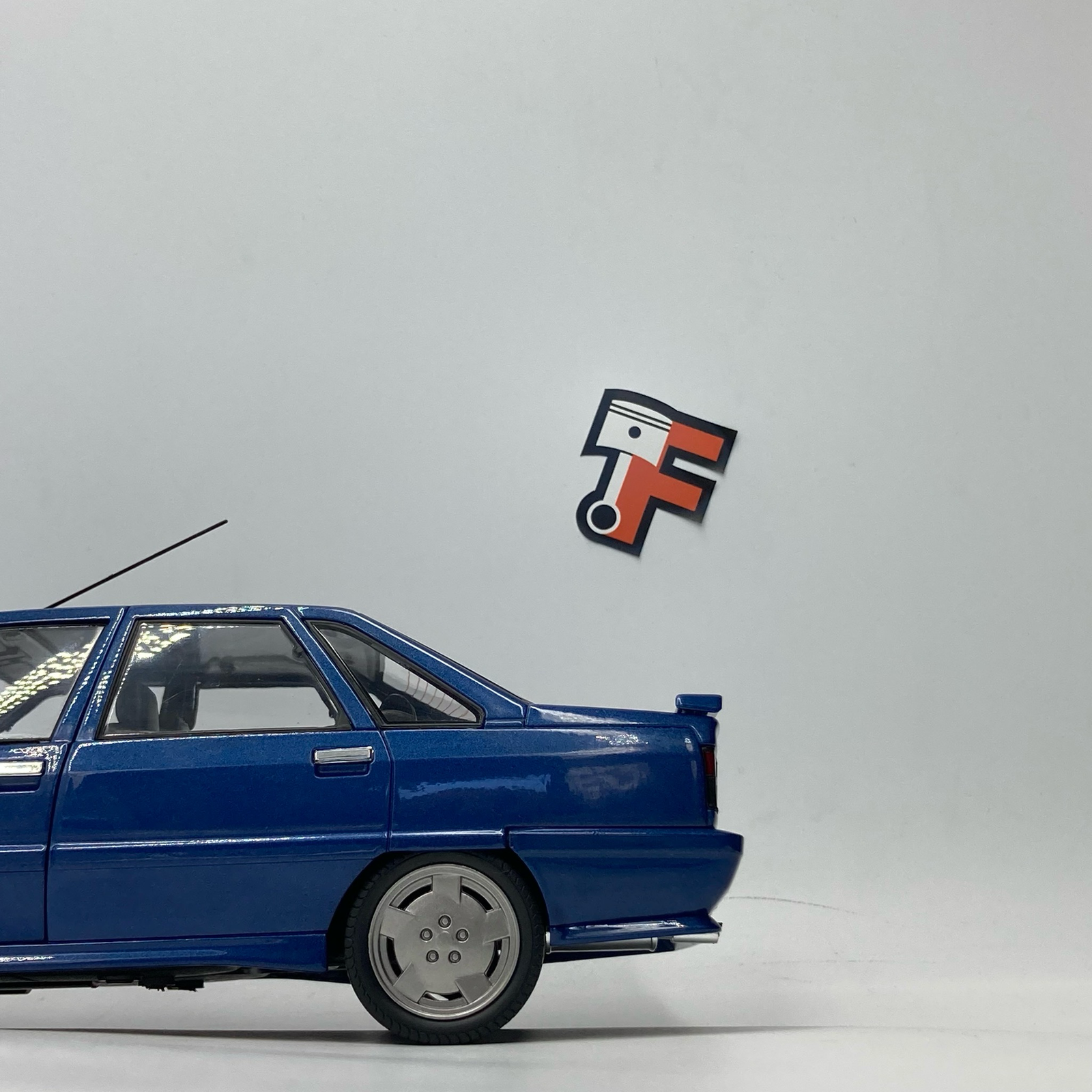 Renault 21 Turbo Bleu Nuit 1988 – Image 5