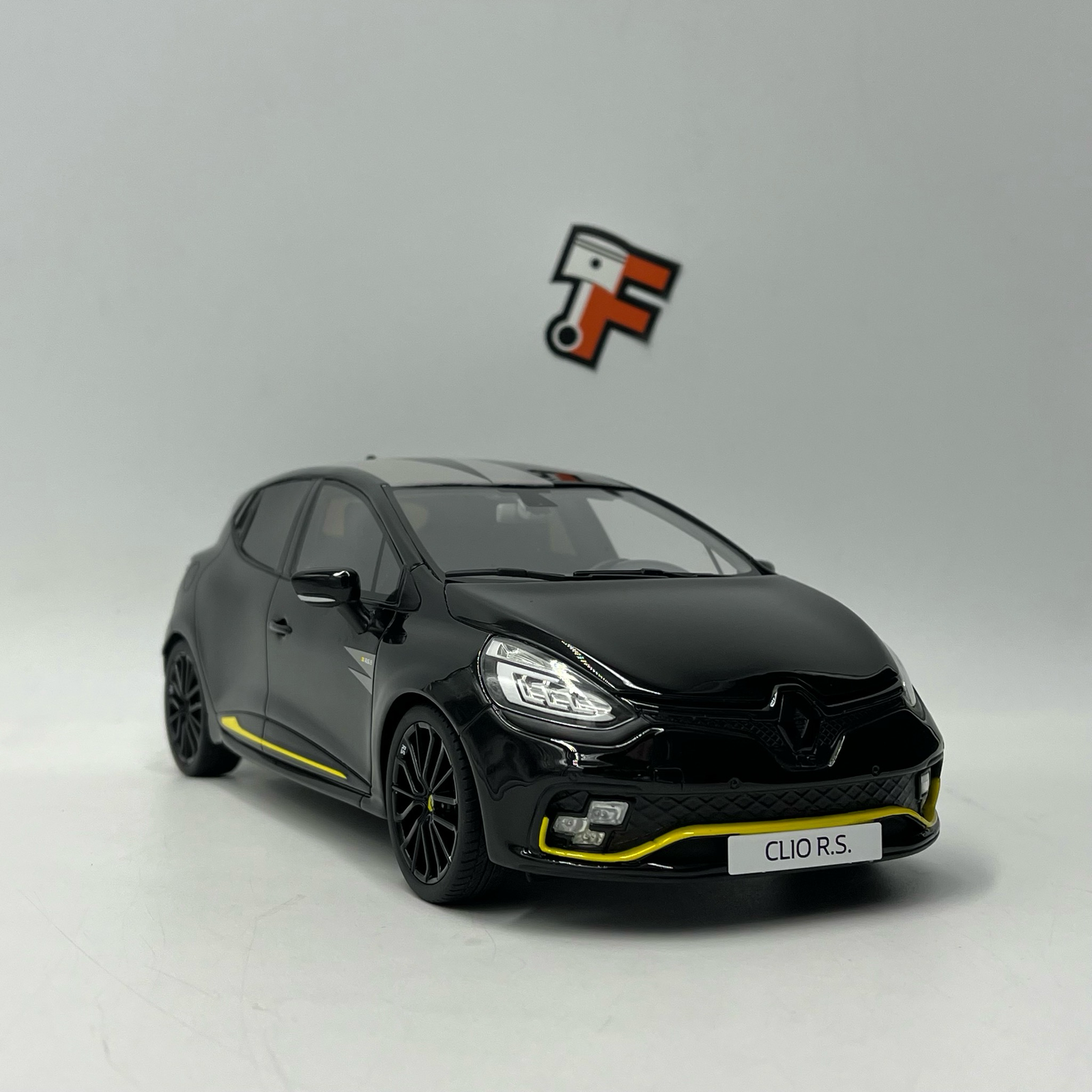 Miniature Renault Clio RS 18 noire 2018 1/18 OttOmobile vendue en Suisse
