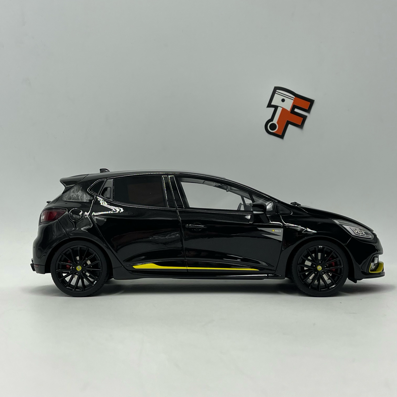 Renault Clio 4 RS 18 Noire 2018 – Image 2