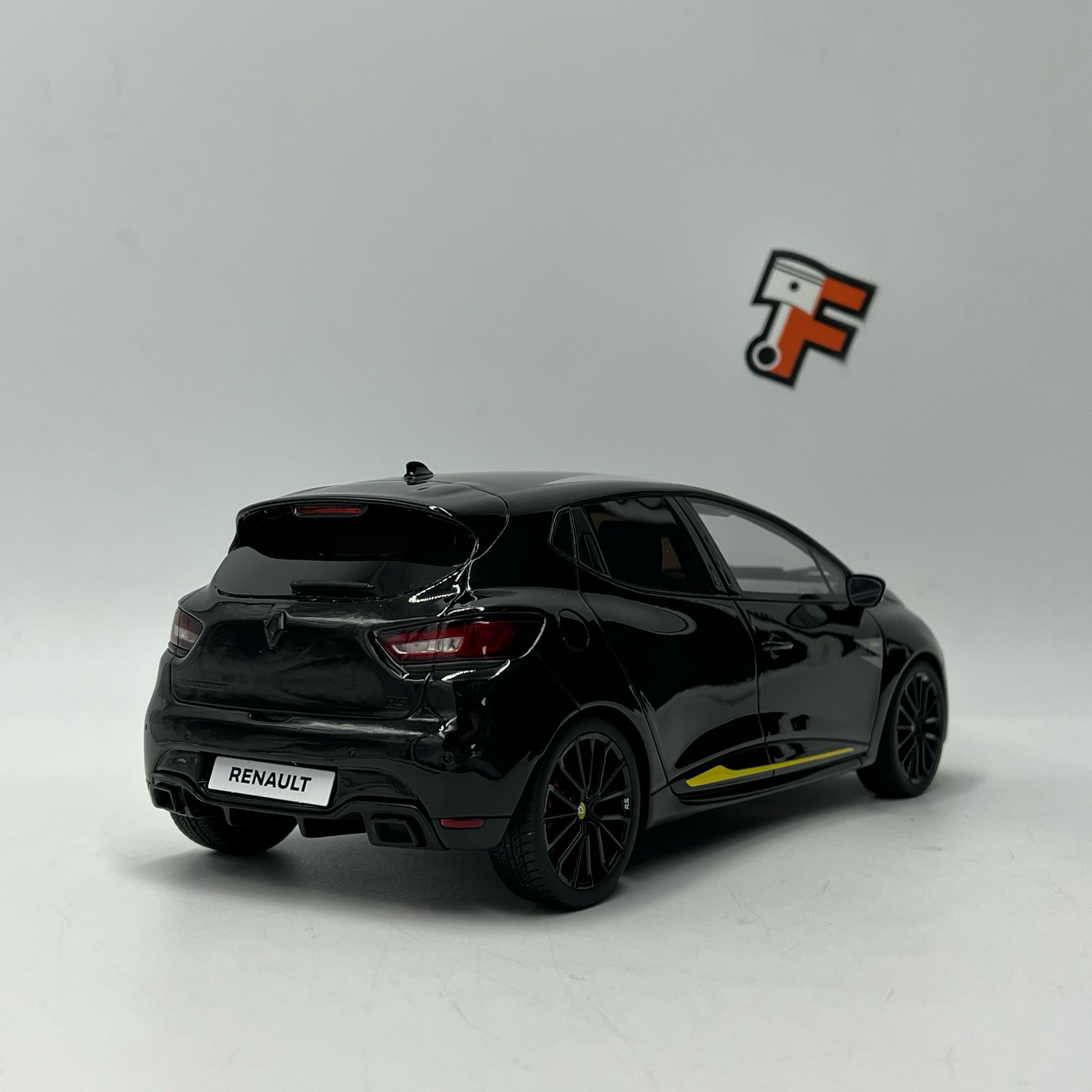 Renault Clio 4 RS 18 Noire 2018 – Image 3