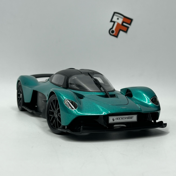 Miniature Aston Martin Valkyrie 2022 1/18 vendue en Suisse