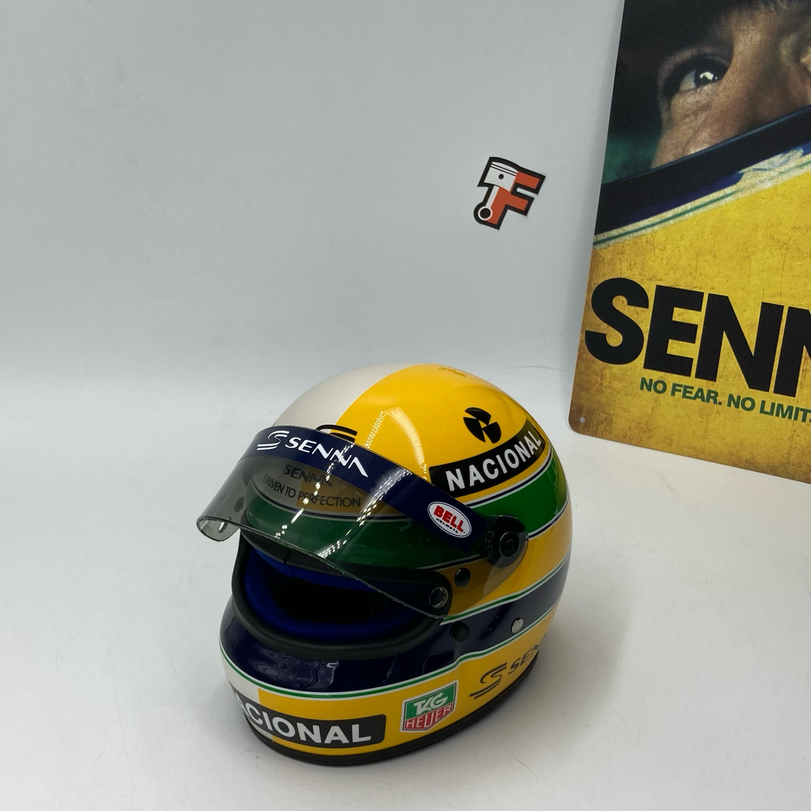 Miniature Casque Bell Ayrton Senna 30th Anniversary vendue en Suisse