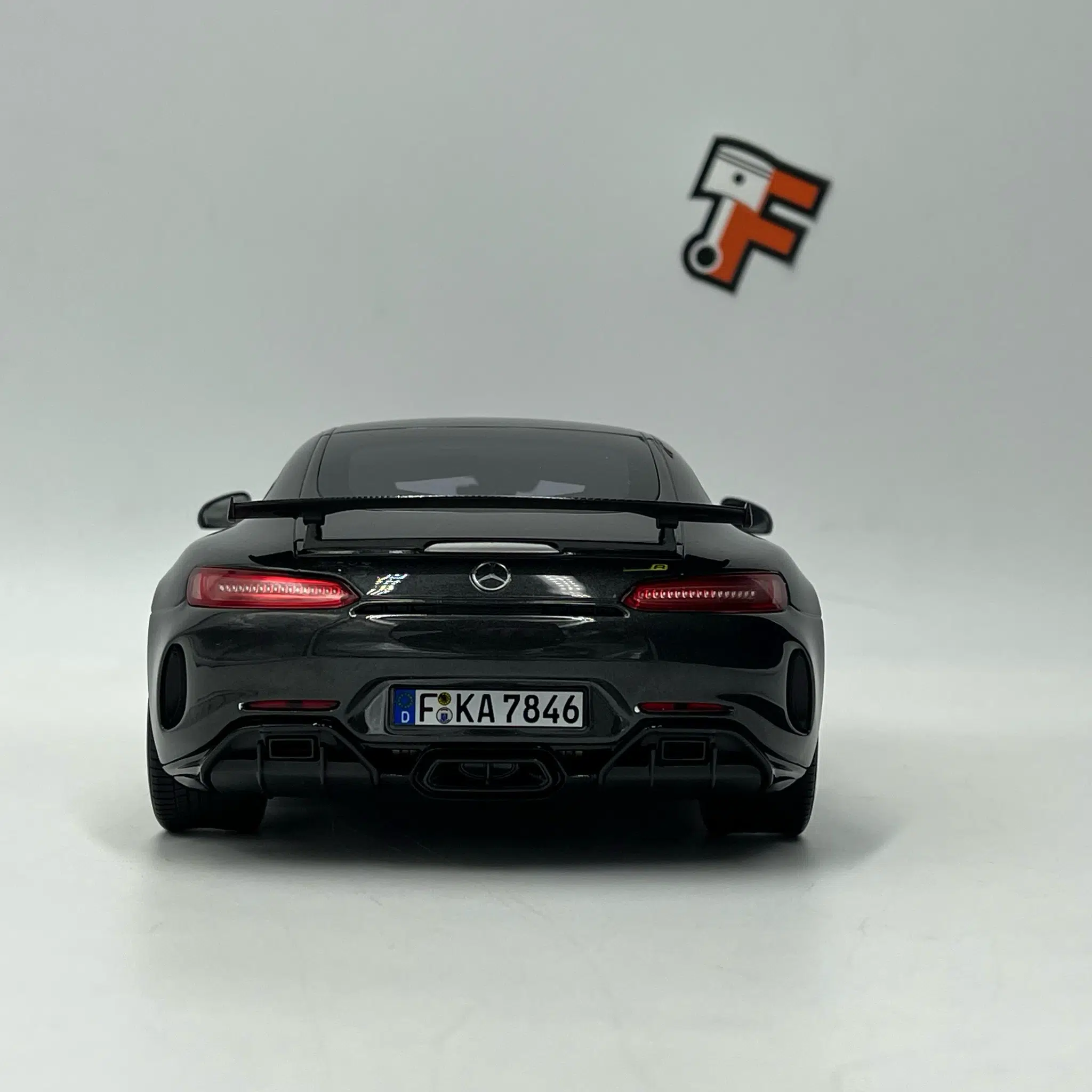 Mercedes-AMG GT R 2019 Gris – Image 5