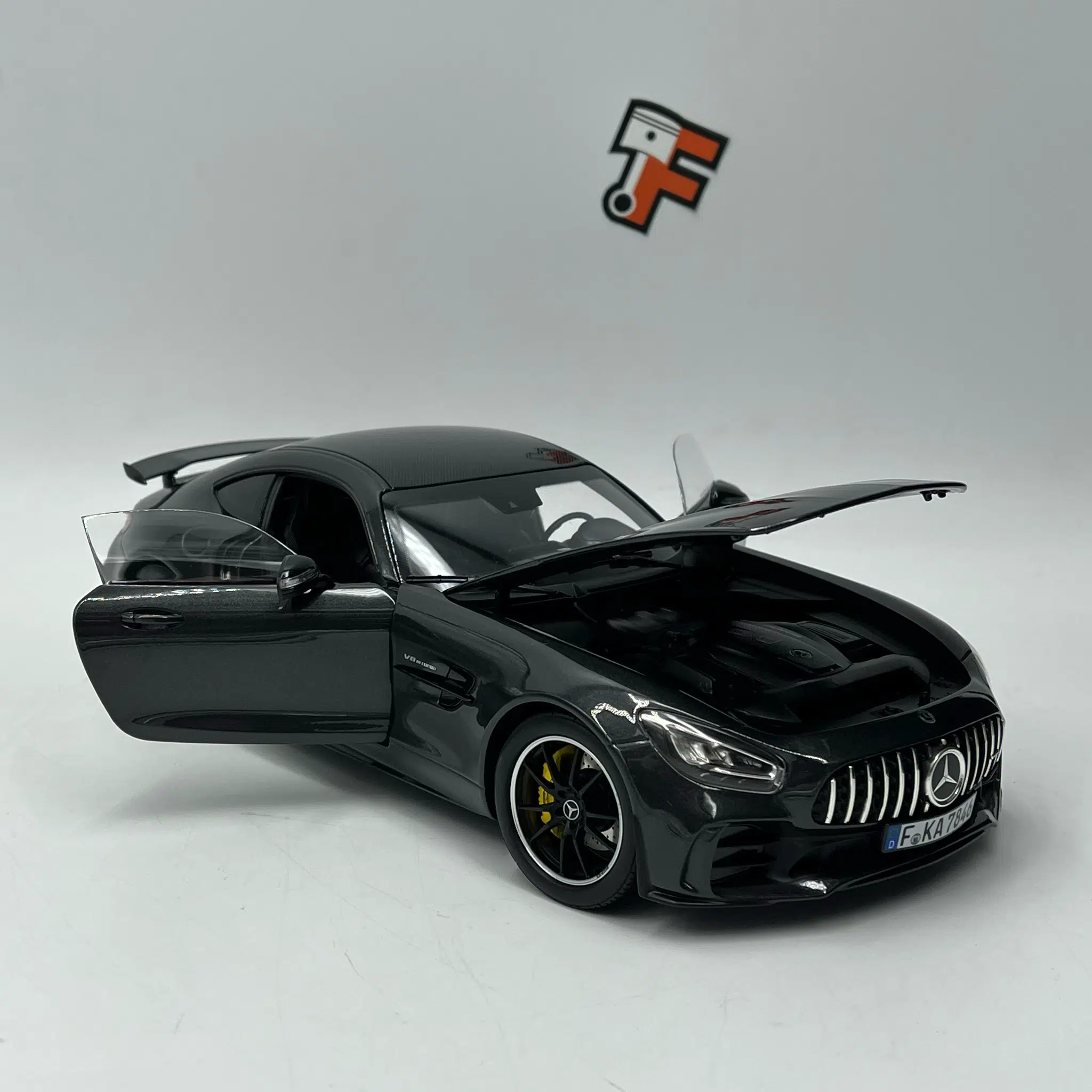 Mercedes-AMG GT R 2019 Gris – Image 7