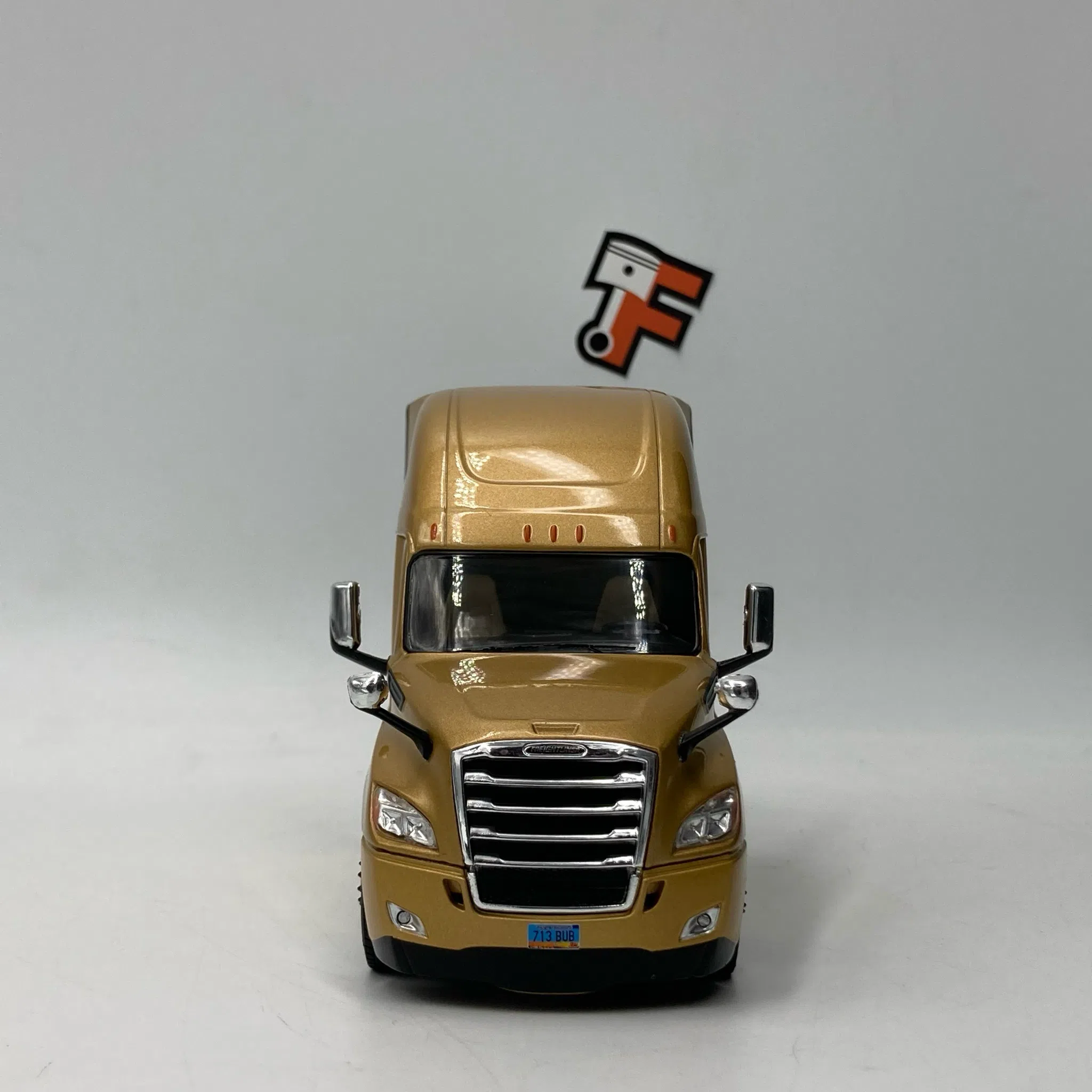 Freightliner Cascadia Gold Metallic 2018 – Image 5