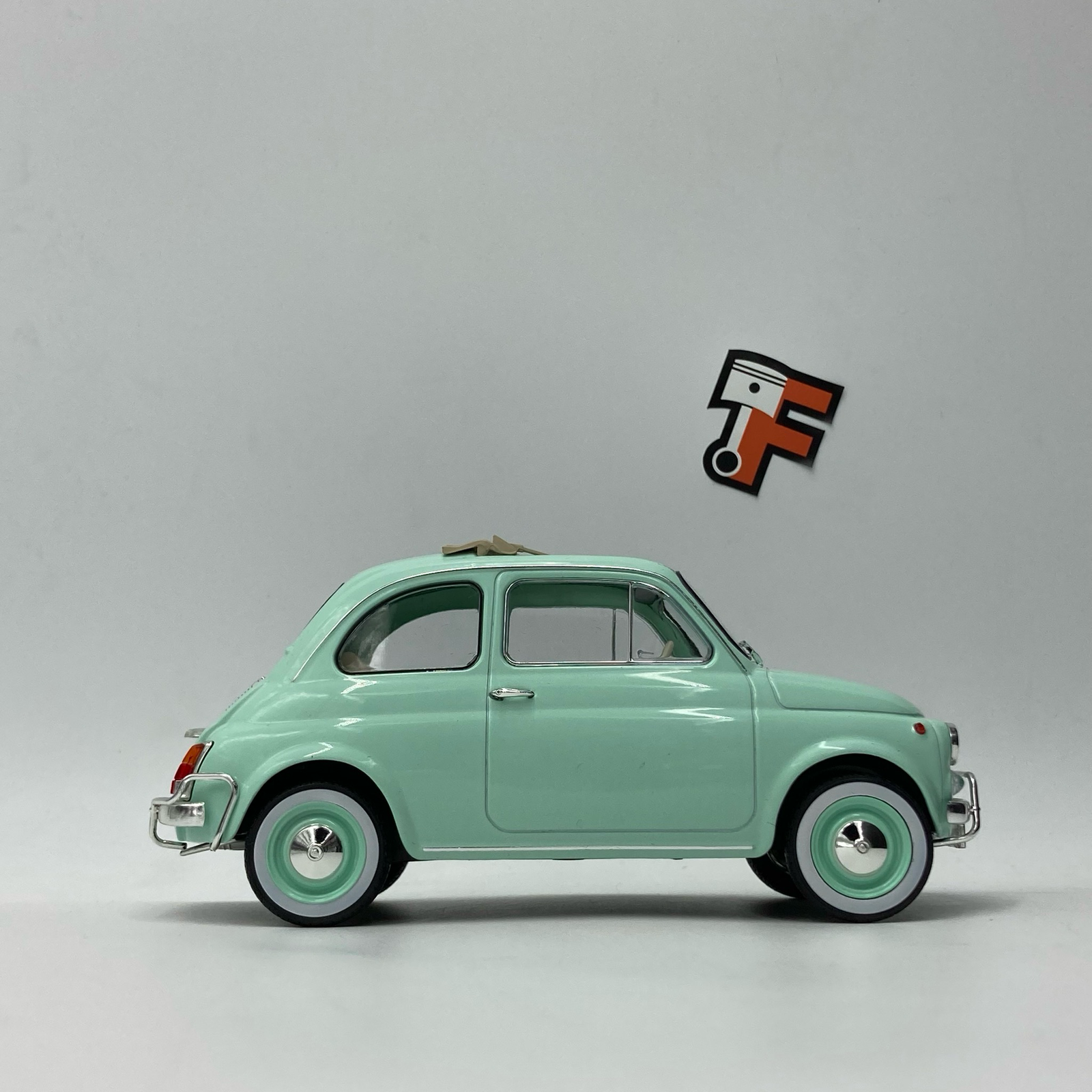 Fiat 500L Pastel Blue 1968 Cadeau De Naissance – Image 2