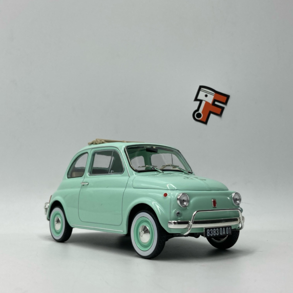 Miniature Fiat 500L Pastel Blue 1968 au 1/18 Norev vendue en Suisse