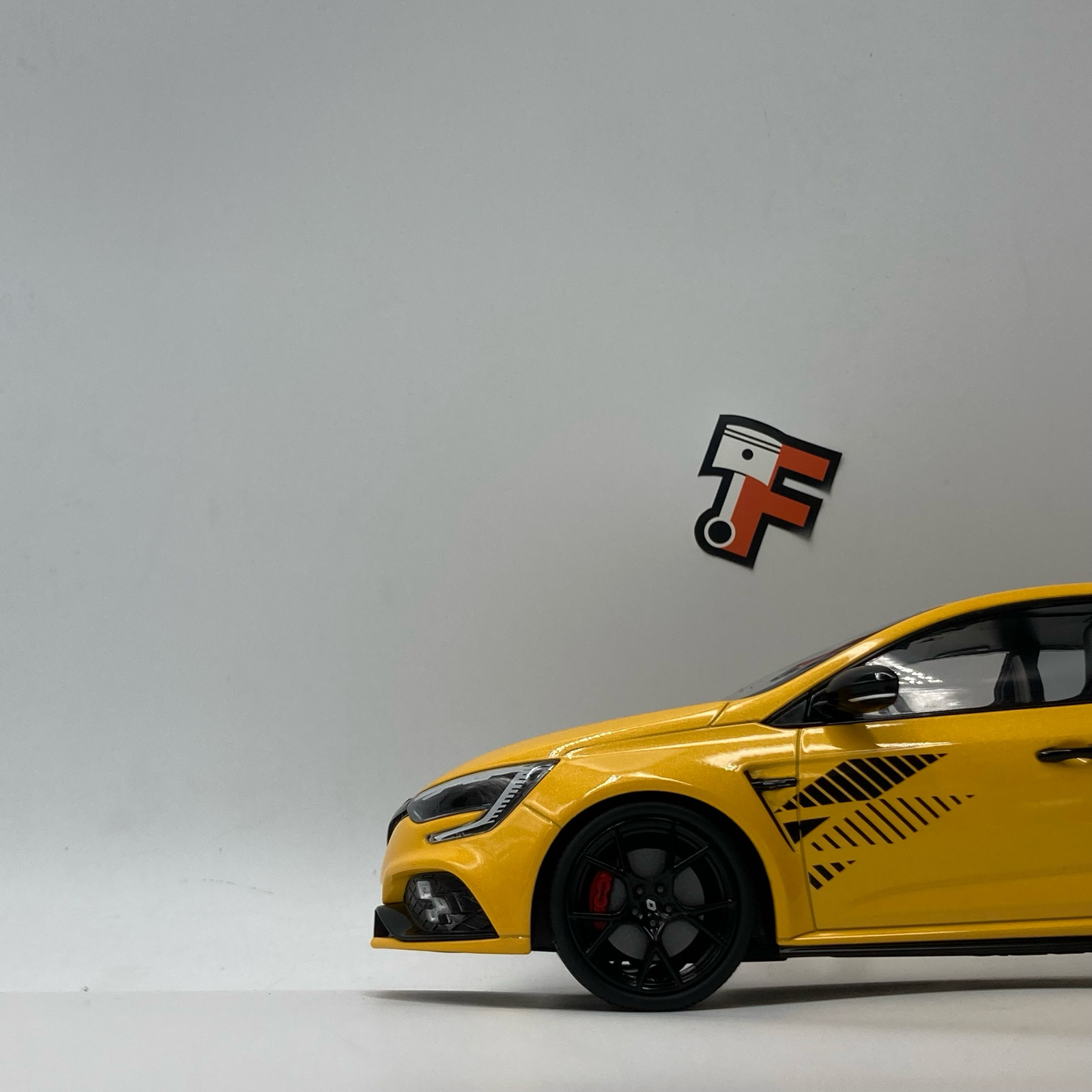 Renault Megane 4 RS Ultime Jaune Sirius 2023 – Image 4