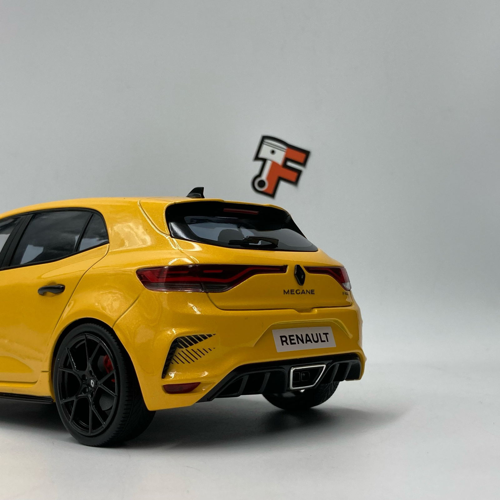 Renault Megane 4 RS Ultime Jaune Sirius 2023 – Image 7