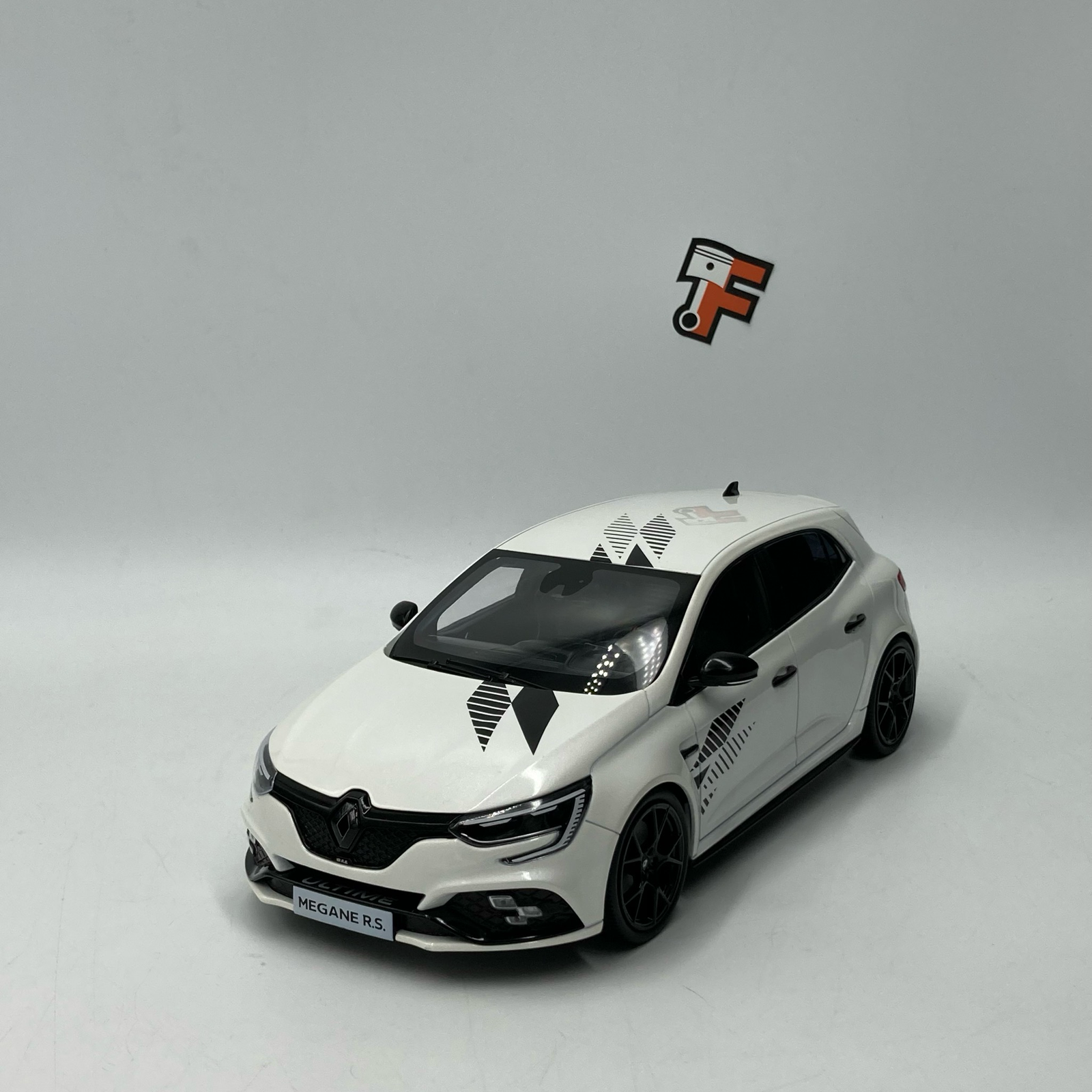 Renault Megane 4 RS Ultime Blanc Nacré 2023 – Image 9