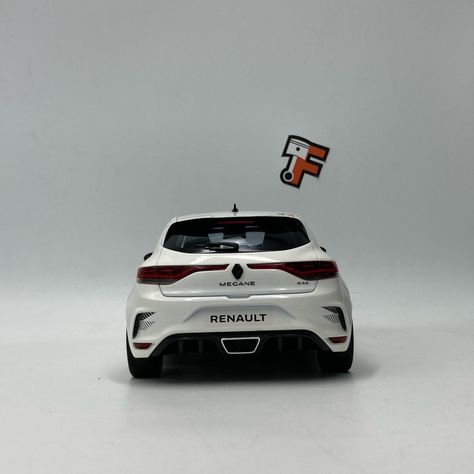 Renault Megane 4 RS Ultime Blanc Nacré 2023 – Image 10