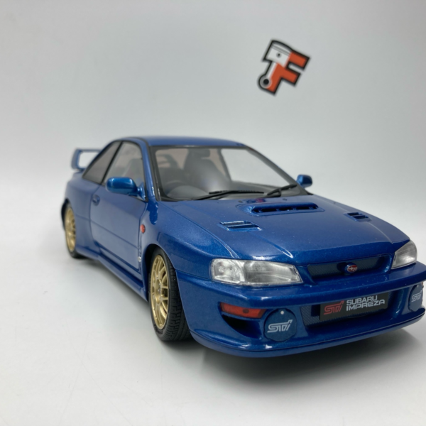 Miniature Subaru Impreza 22B STI Blue Metallic 1998 échelle 1/18 vendue en Suisse