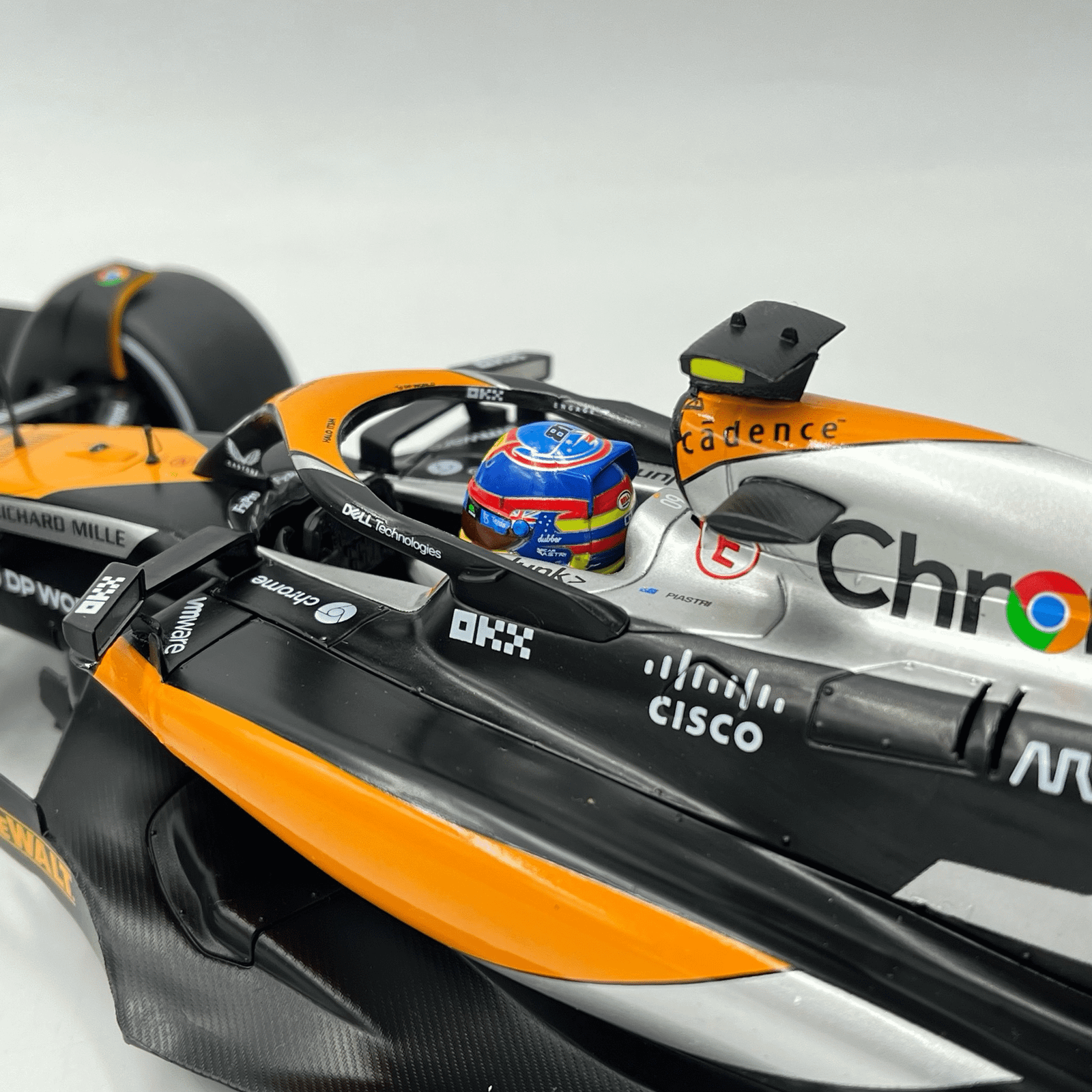 Miniature McLaren MCL60 Great Britain GP Piastri vendue en Suisse
