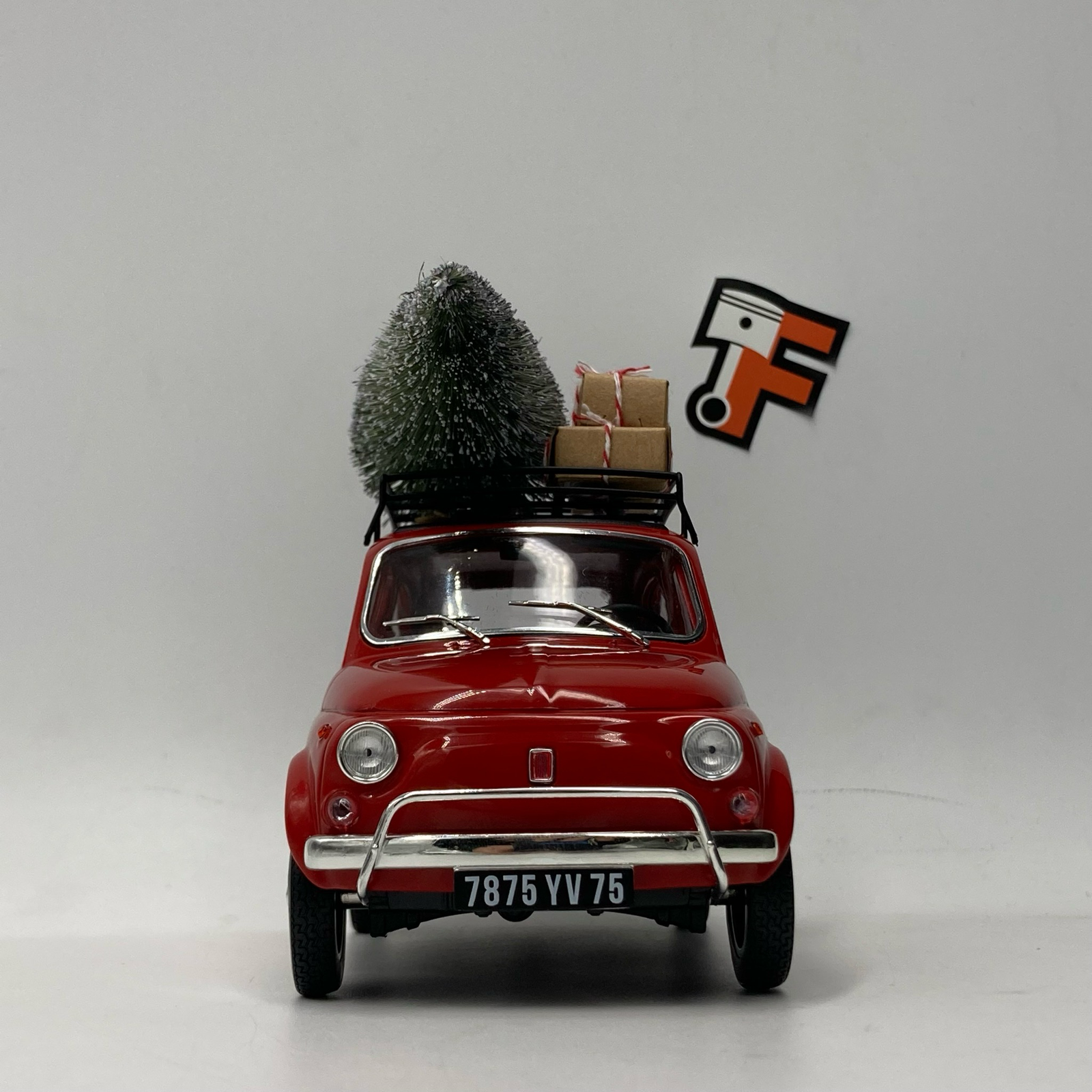 Fiat 500L Christmas Edition Red 1968 – Image 10