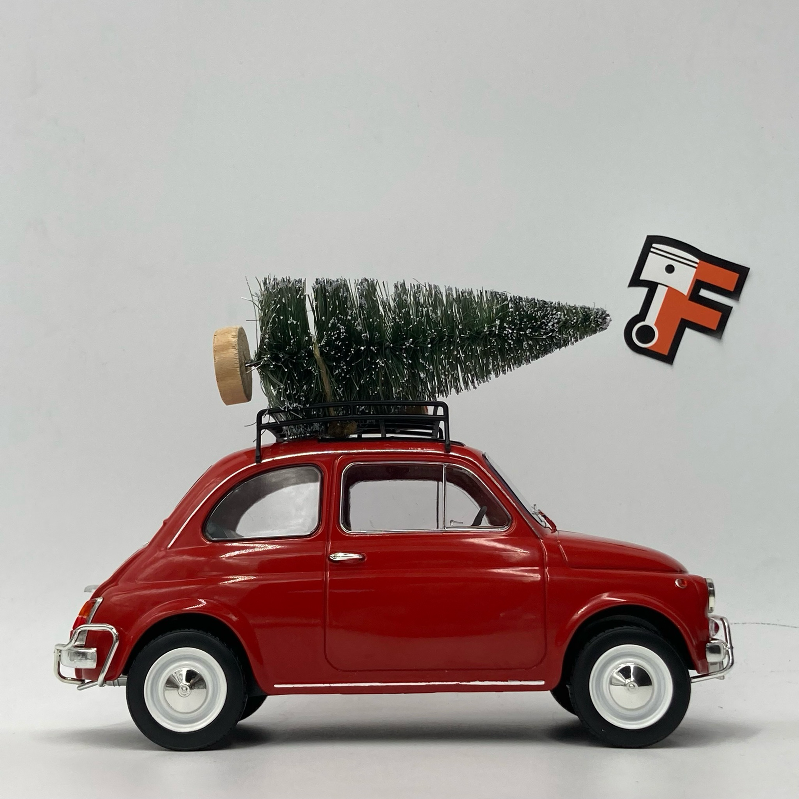 Fiat 500L Christmas Edition Red 1968 – Image 2