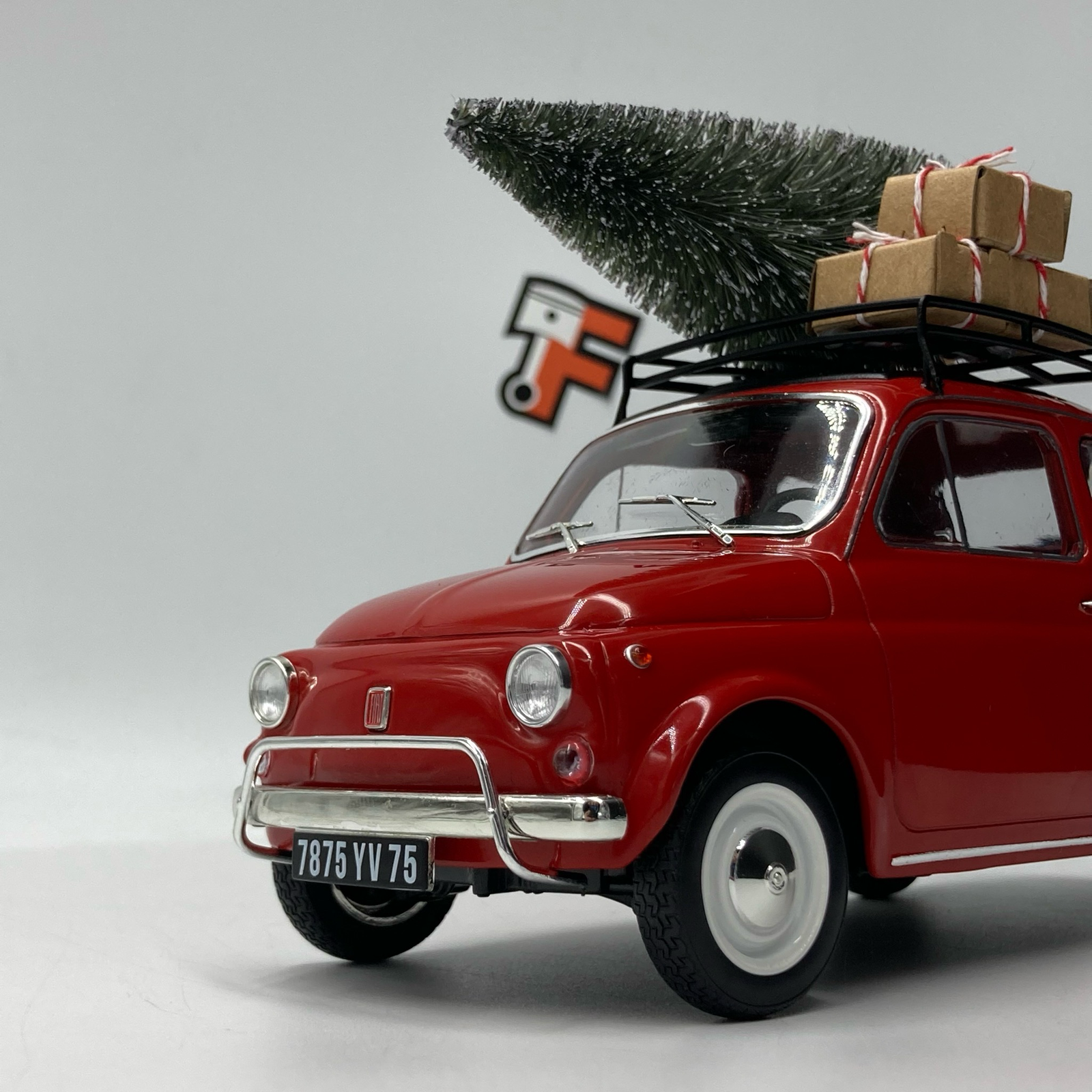 Fiat 500L Christmas Edition Red 1968 – Image 8