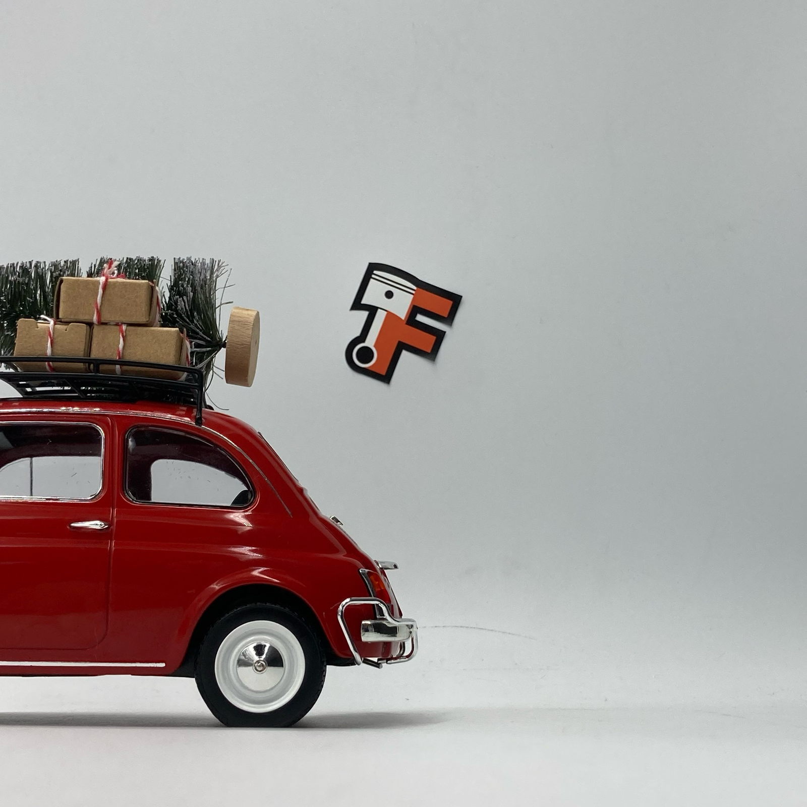 Fiat 500L Christmas Edition Red 1968 – Image 6